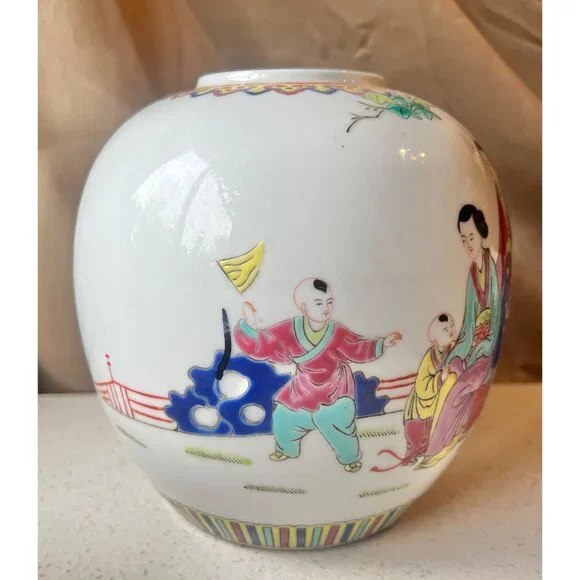 Antique Famille Hand-Painted Chinese Porcelain Vase 7" with Mark White Pink Gree - Picture 2 of 16